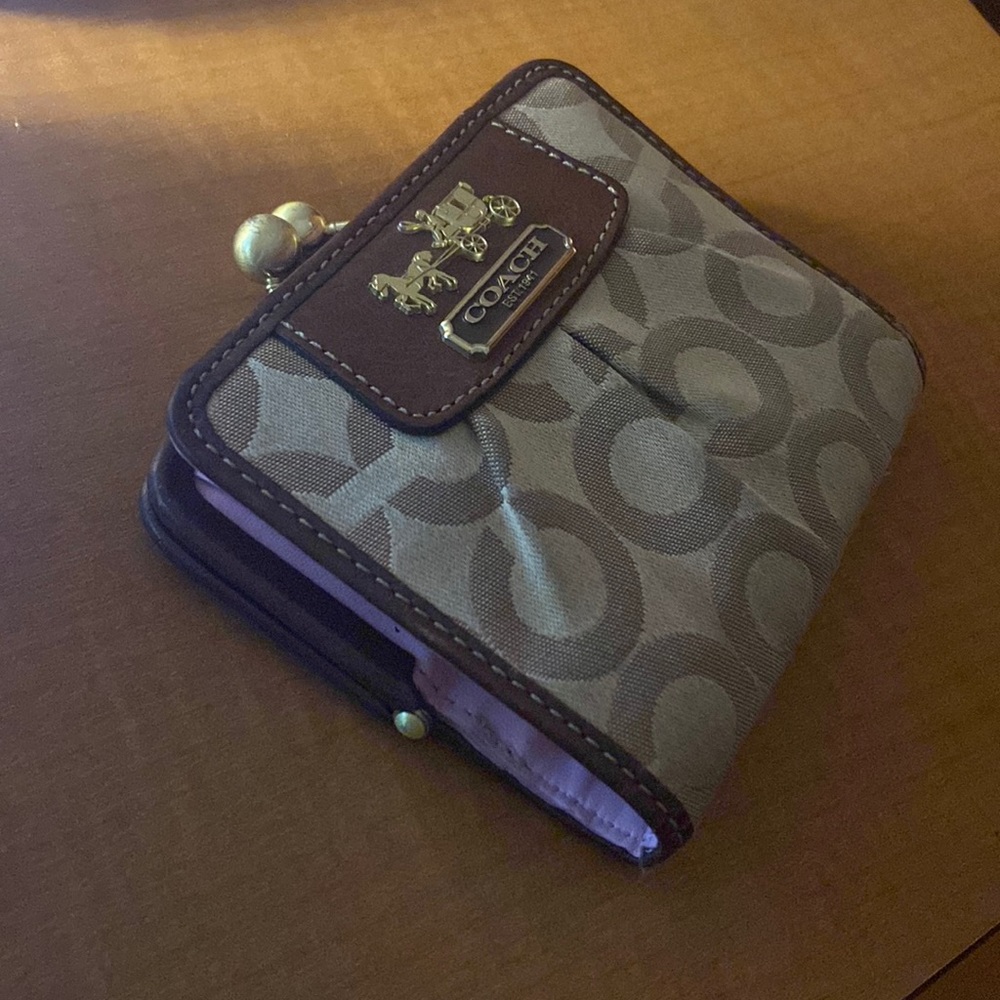 Vintage coach wallet (inside is baby pink)